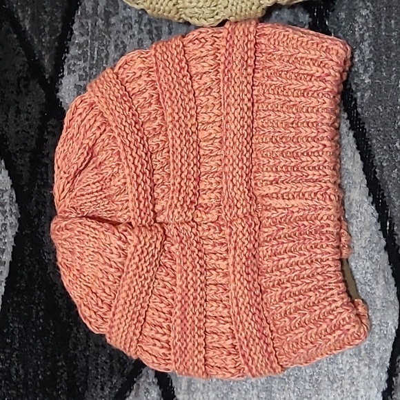 C.C CHUNKY STRETCH CABLE KNIT BEANIE HATS BUNDLE - Picture 8 of 11